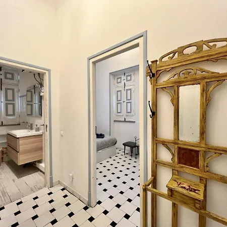 Historical House By Homing Apartment